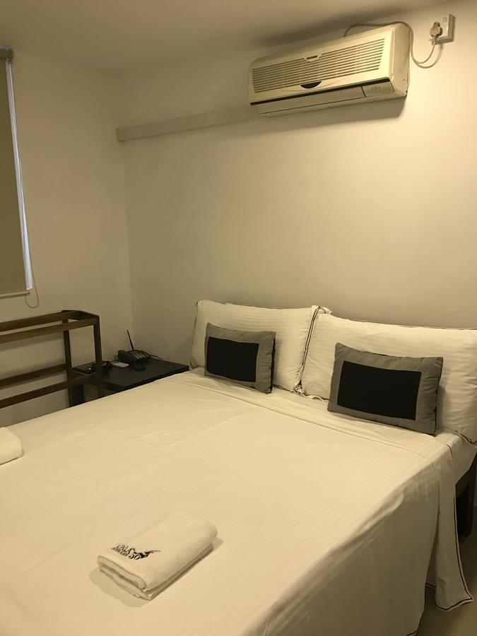 Impala City Hotel And Hostel Kandy 50 Exteriör bild